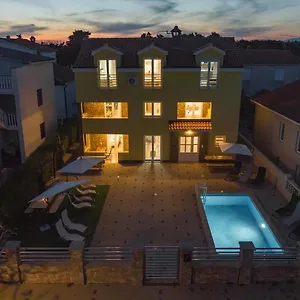 apartments-oliva.hotelinzadar.com/