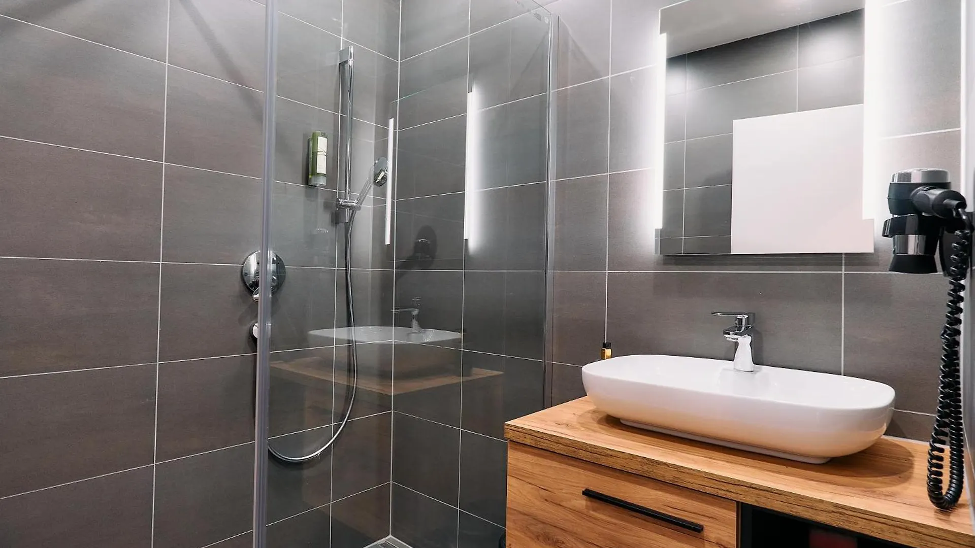 The Art And Sporthotel Innsbruck Apartment